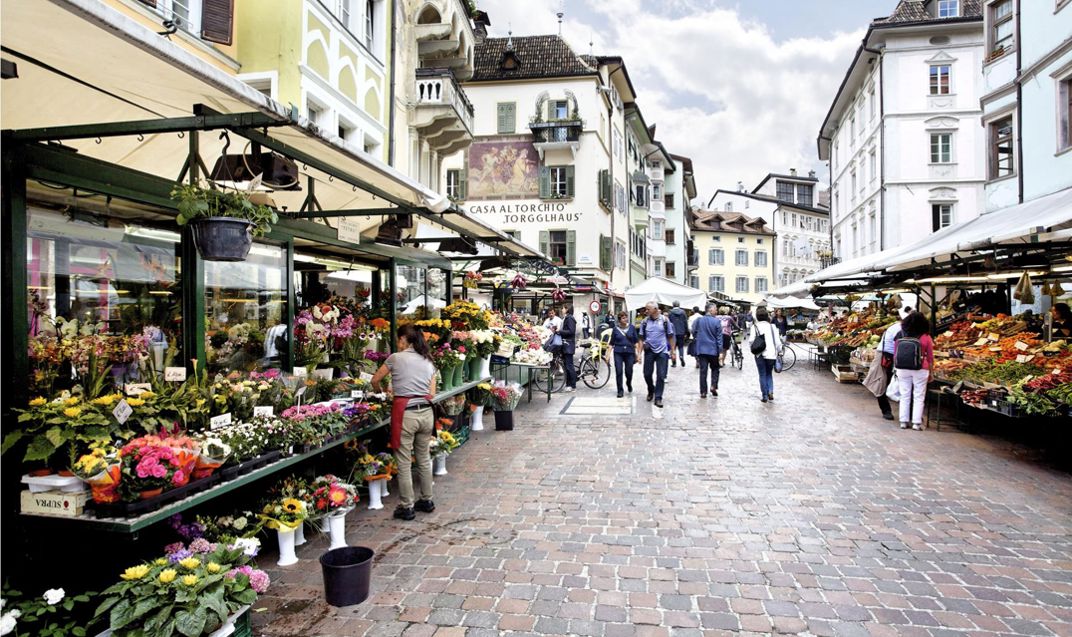 sommer-kultur-stadt-bozen-obstmarkt-suedtirols-sueden-idm02567stgi