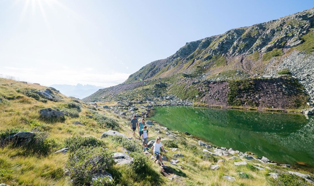 sommer-wandern-see-villanderer-alm-eisacktal-idm07459hawi