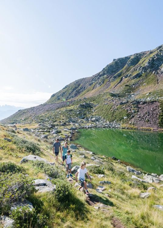 sommer-wandern-see-villanderer-alm-eisacktal-idm07459hawi